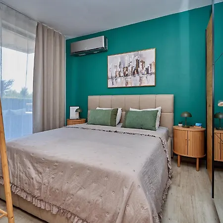 June Sea View Apartment